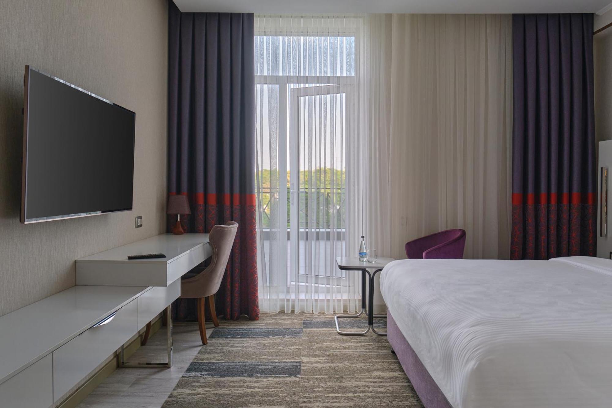 Panarams Tashkent Hotel, A Member Of Radisson Individuals Екстериор снимка