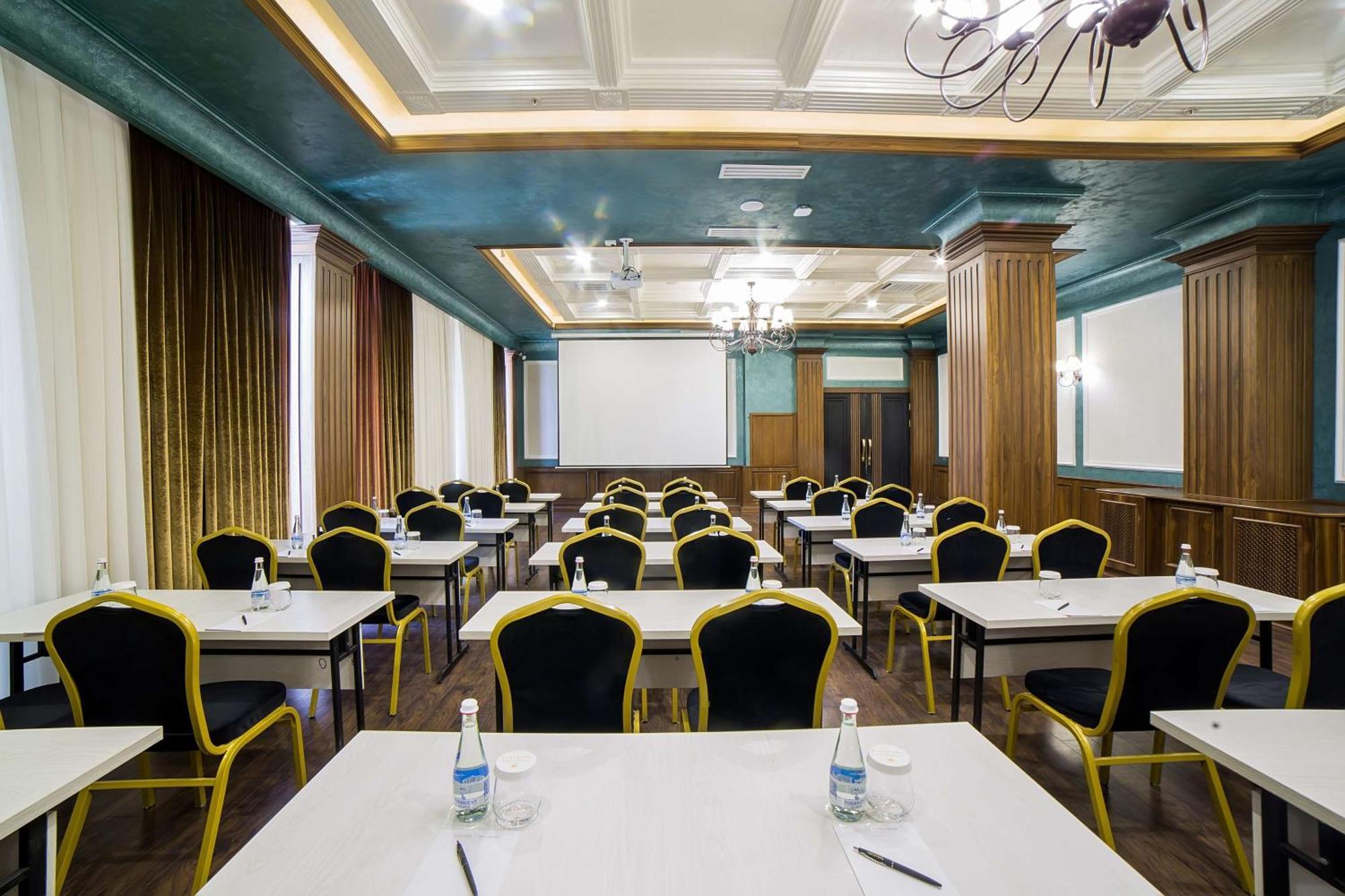 Panarams Tashkent Hotel, A Member Of Radisson Individuals Екстериор снимка
