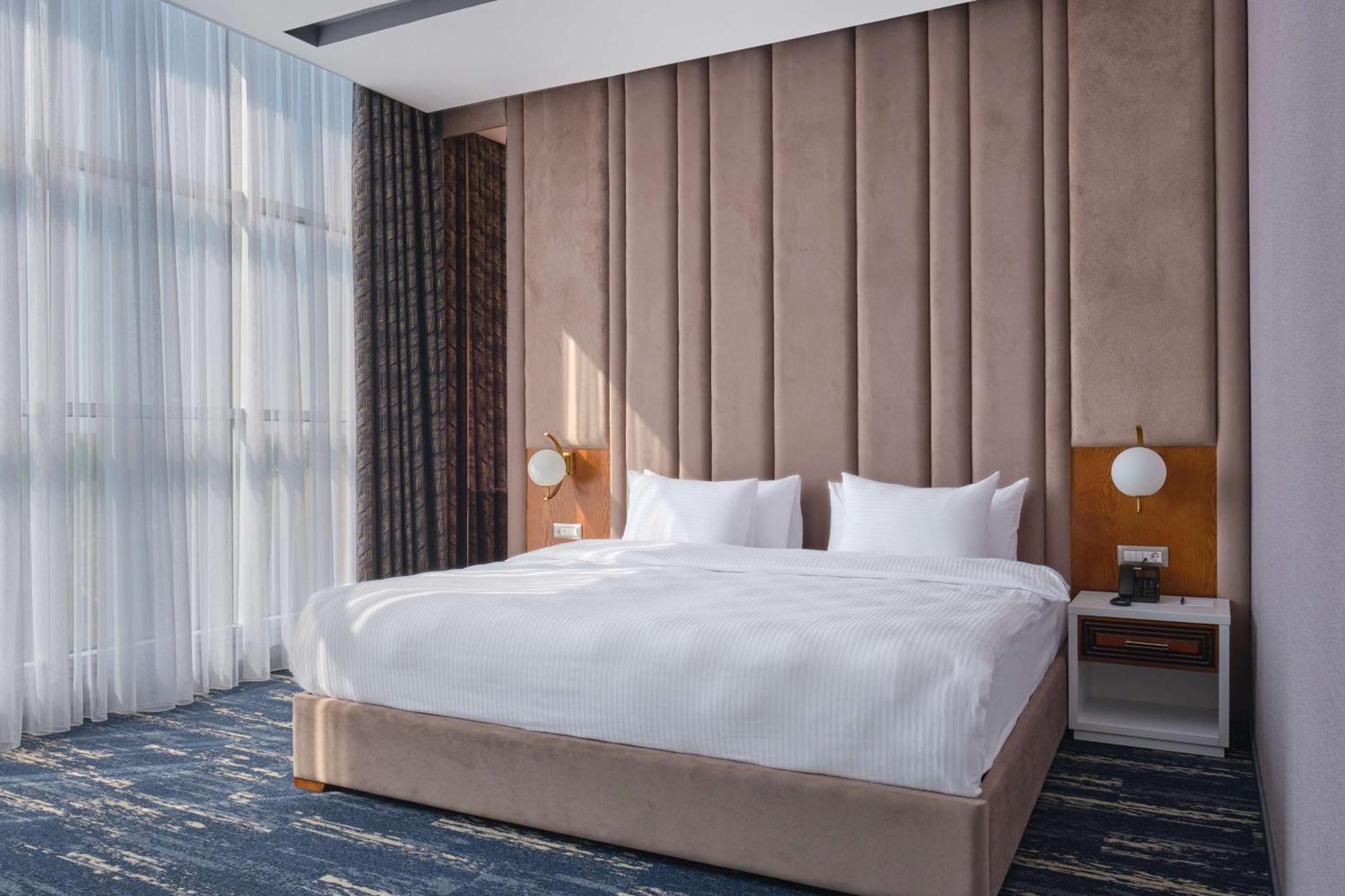 Panarams Tashkent Hotel, A Member Of Radisson Individuals Екстериор снимка