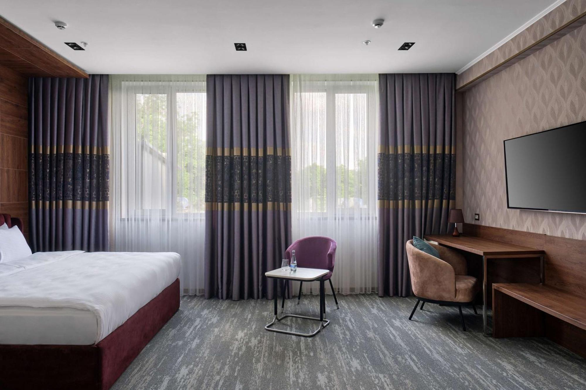 Panarams Tashkent Hotel, A Member Of Radisson Individuals Екстериор снимка