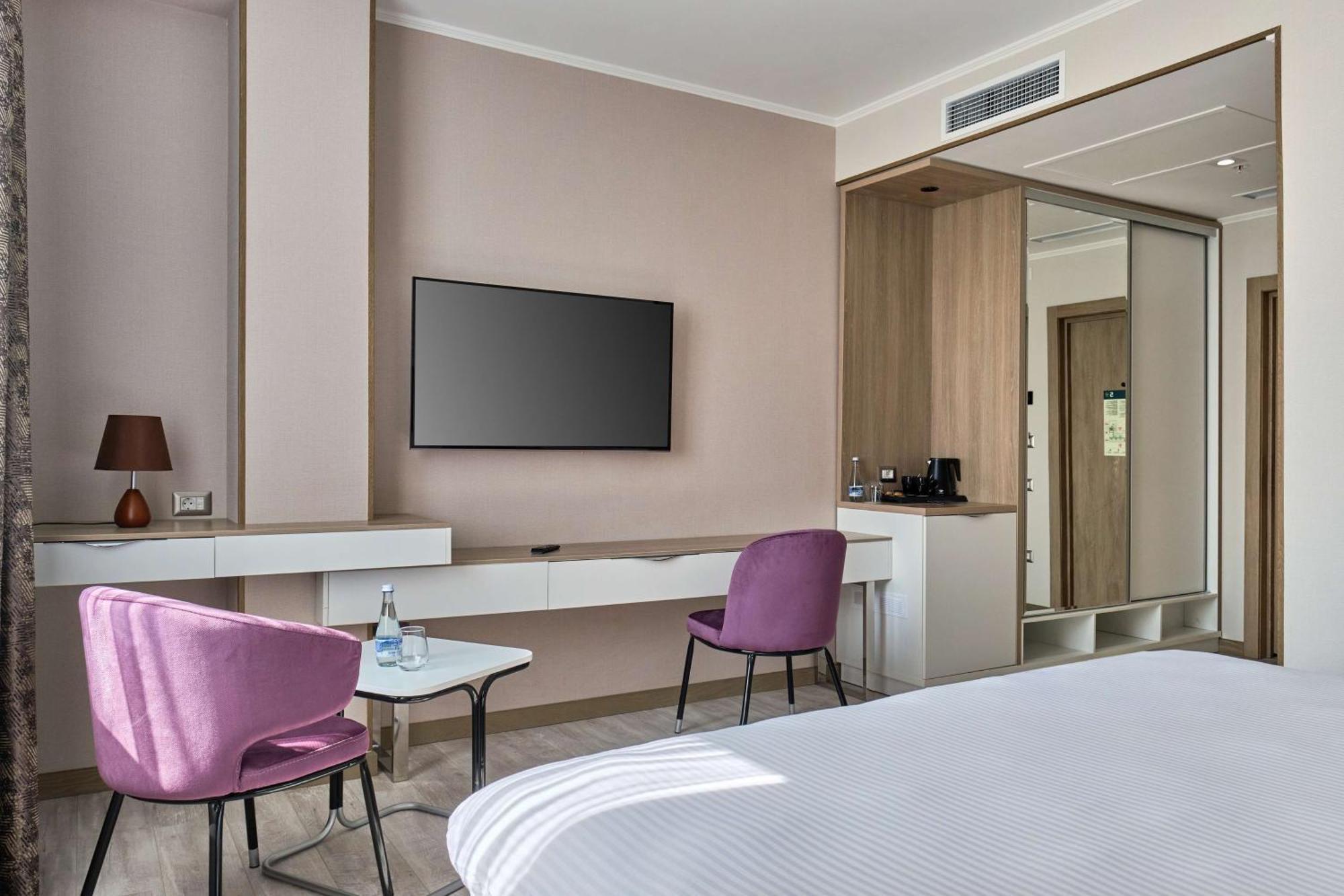 Panarams Tashkent Hotel, A Member Of Radisson Individuals Екстериор снимка